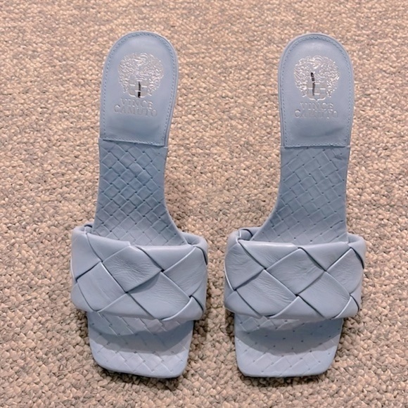 NEW Women’s Vince Camuto Sandals- Size 10 - Picture 1 of 3